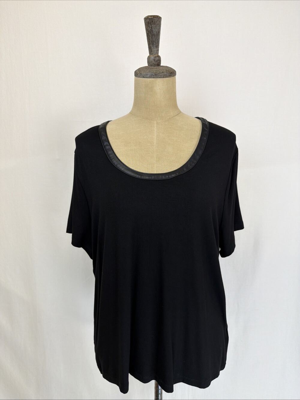 NWT Another Love Black Short Sleeve Faux Leather Trim XL #0633